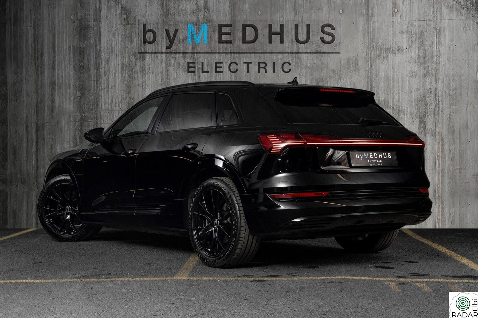 AUDI e-tron 55 55 Adv Black optikk-Matrix-Night Vision-Head Up-S line