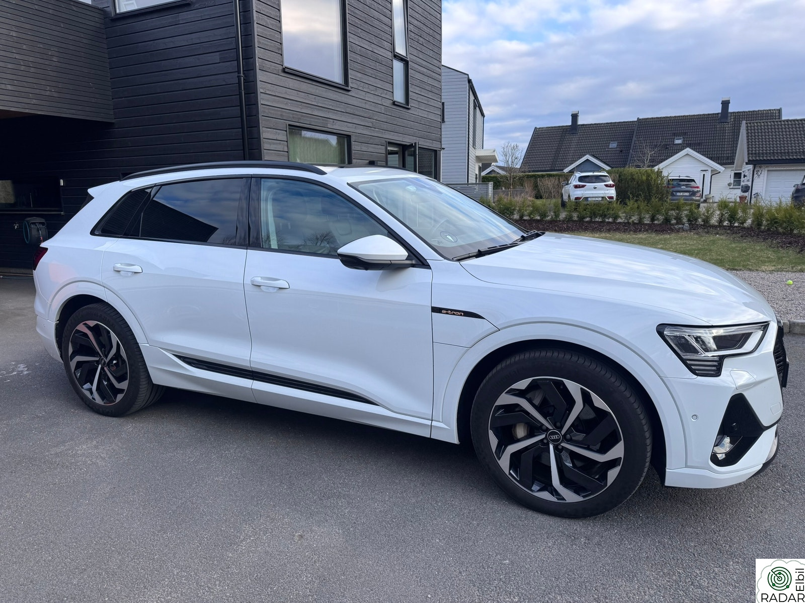 AUDI e-tron 55 55 S-Line,El.Seter,Night,Pano,Matrix,Head,360,B&O,Hf,21