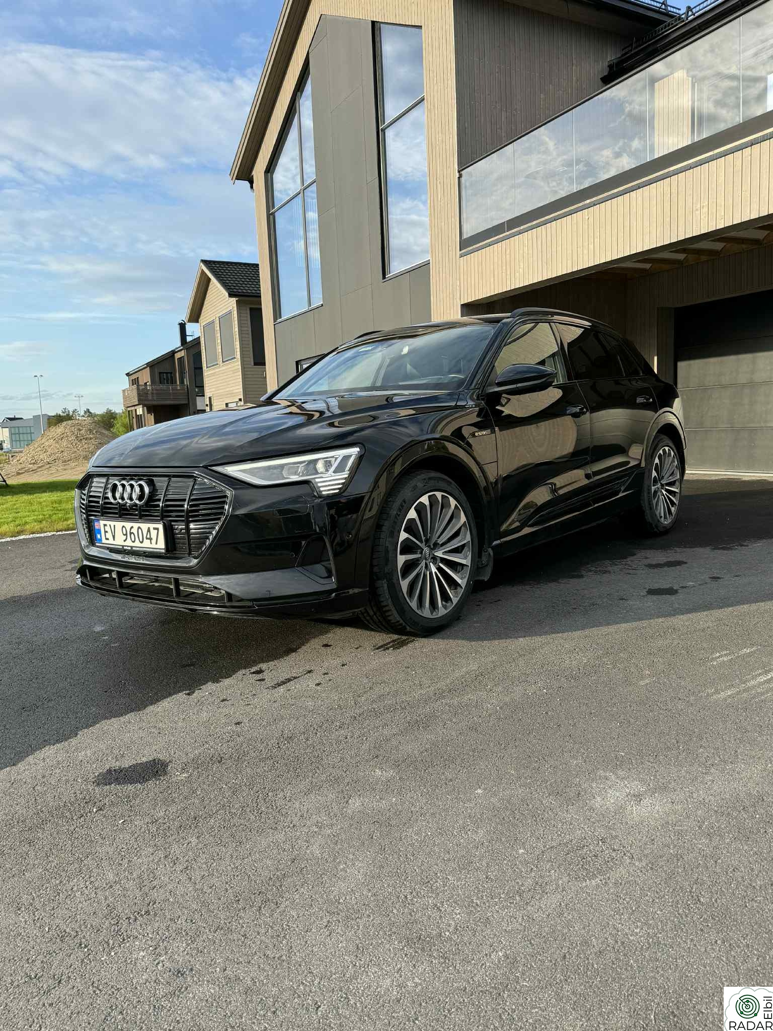 AUDI e-tron 55  Exclusive
