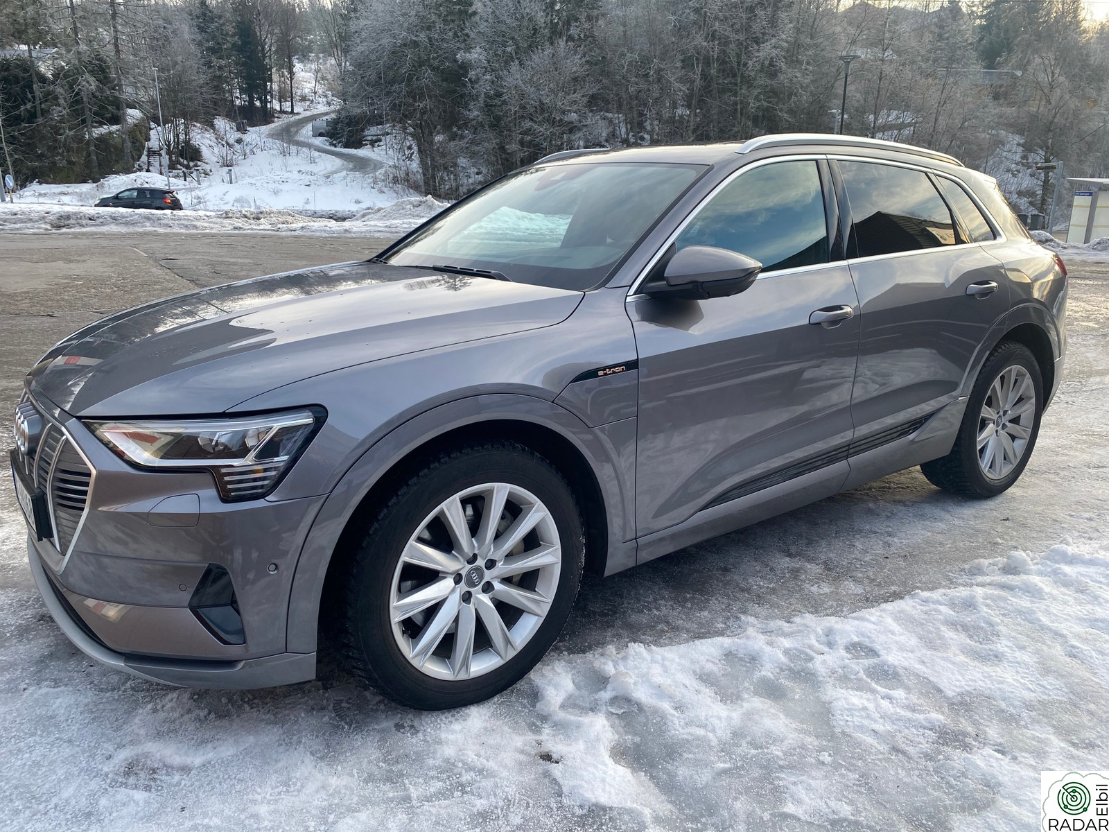 AUDI e-tron 55 Advanced Plus S-Line 426HK m/Konturseter