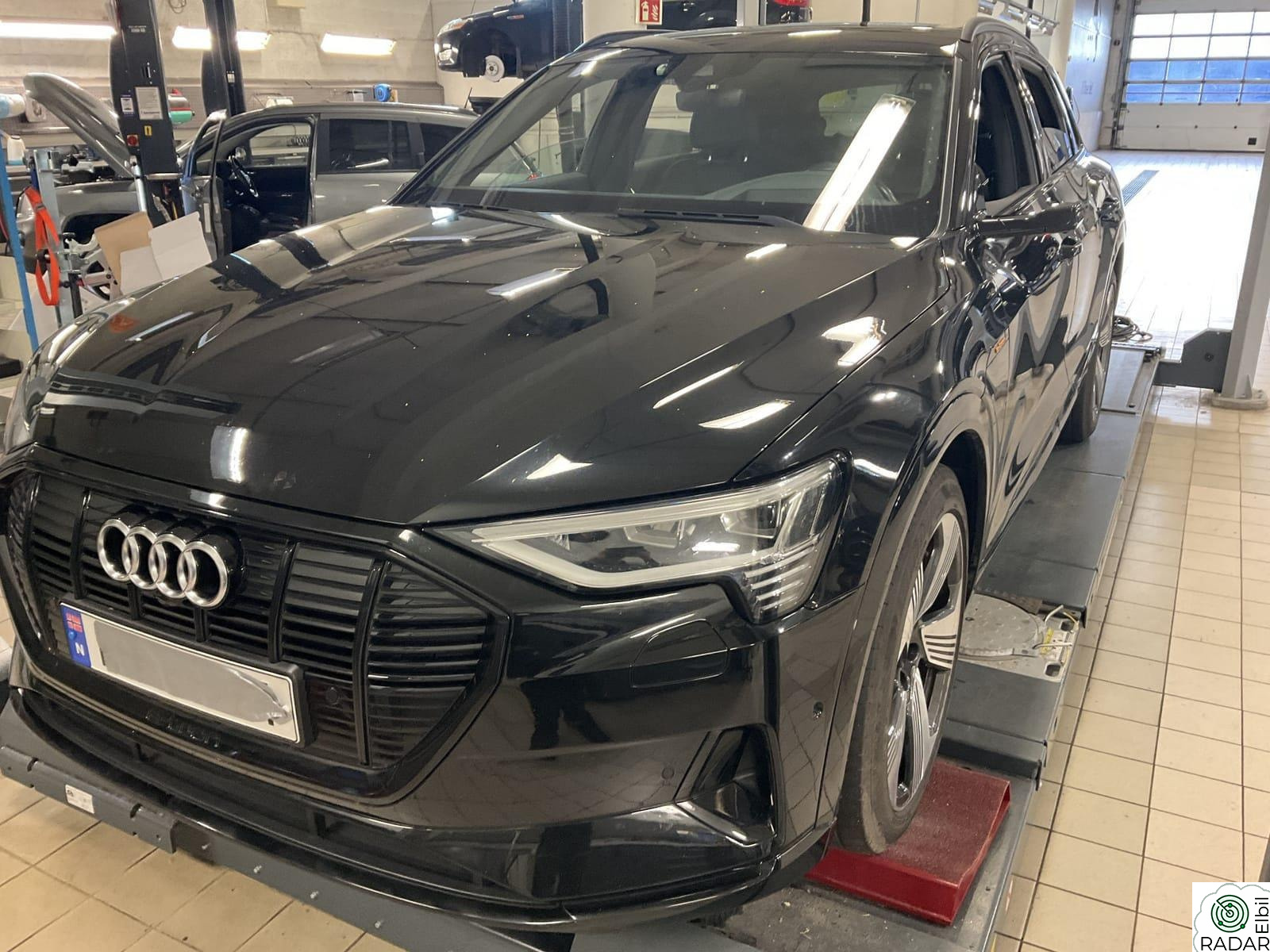 AUDI e-tron 55 Quattro/Advanced/S.Seter/ Navi/ CC/HUD/360/ NYE DEKK