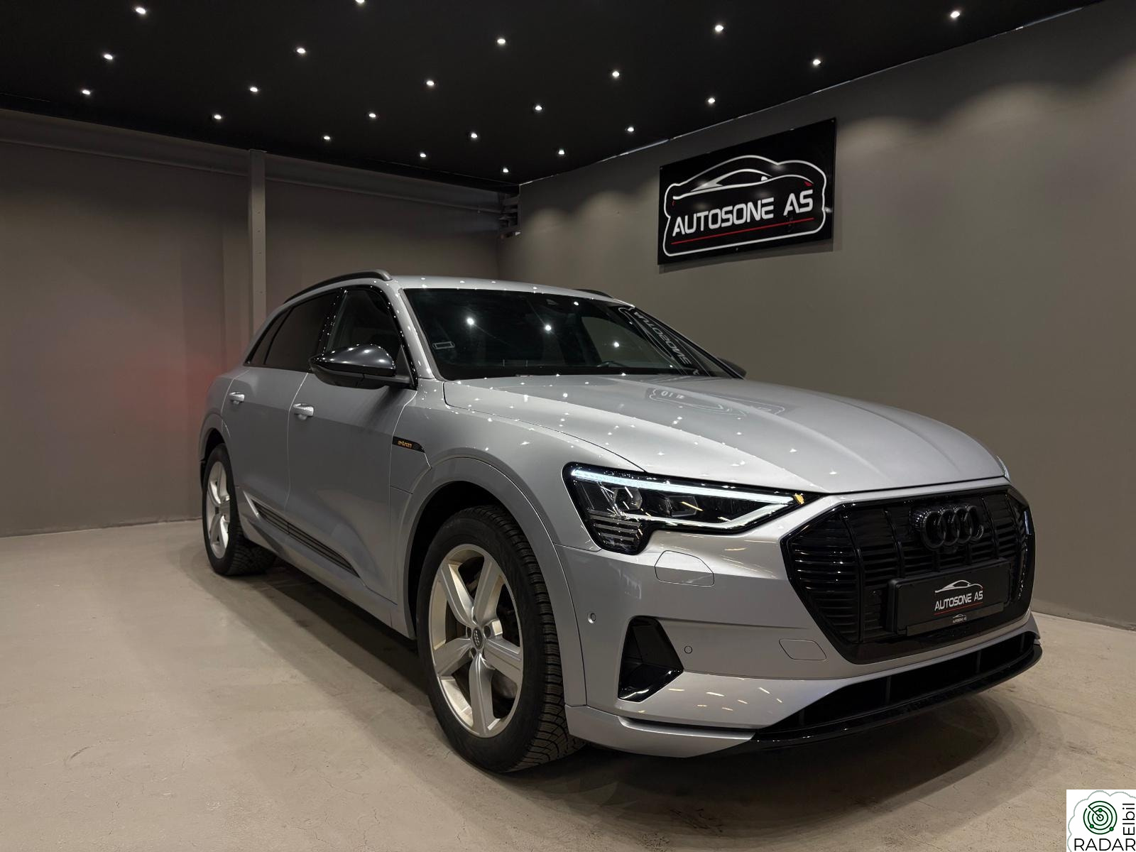 AUDI e-tron 50 50 / S-Line / Luft / ACC / Black edition / 360 / Krok++