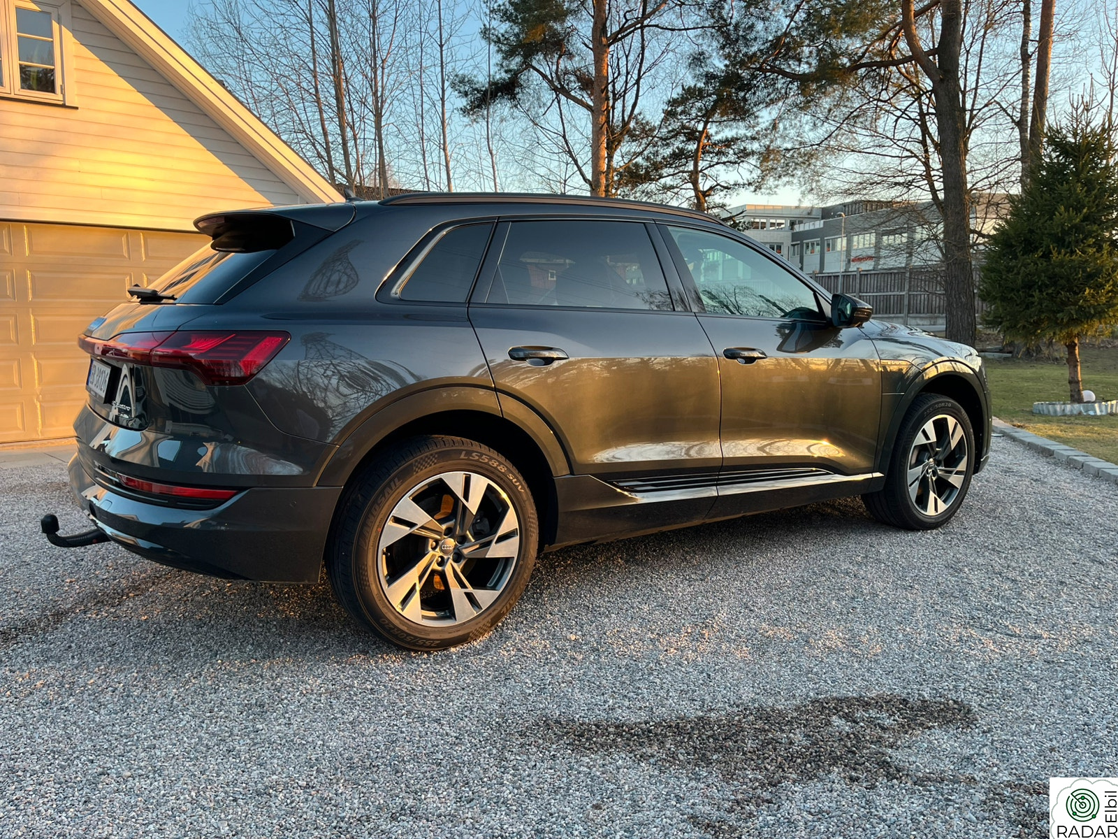 AUDI e-tron 50 50 Advanced Business, ny utløpstest, godt utstyrt!