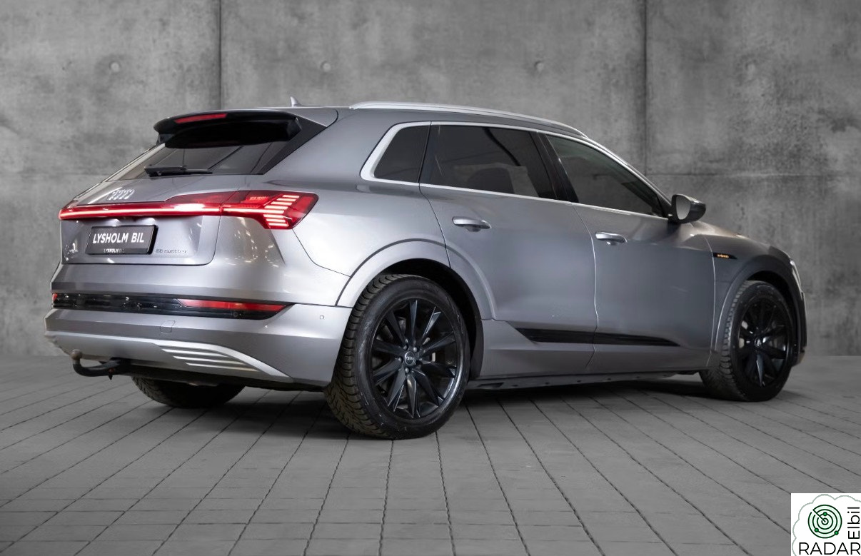 AUDI e-tron 50 50