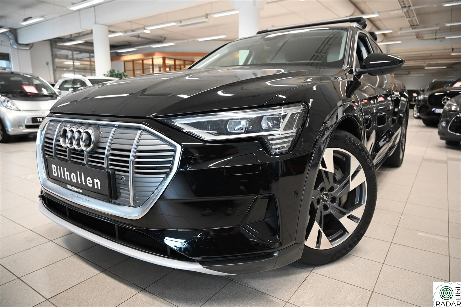 AUDI e-tron 50 50 Advanced Business m/Skinn/Kamera/LED/ACC++