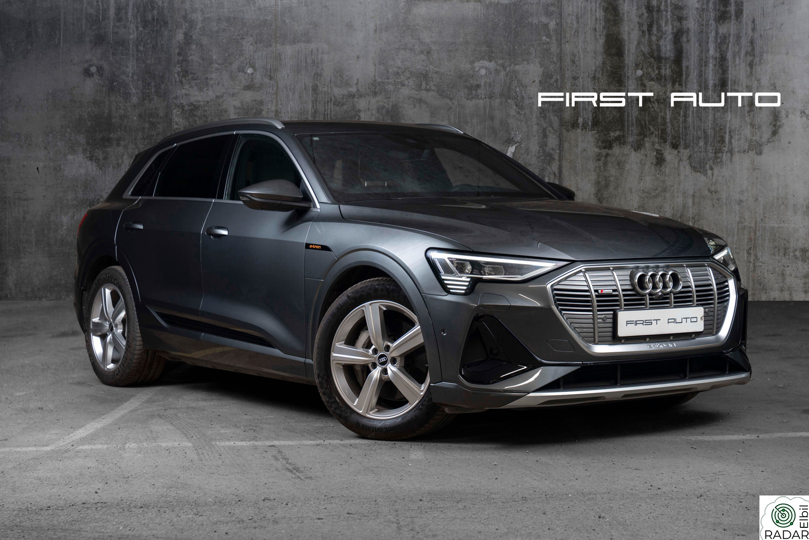 AUDI e-tron 55 55 S-LINE SPORT ALCANTARA LED MATRIX KROK NY EU