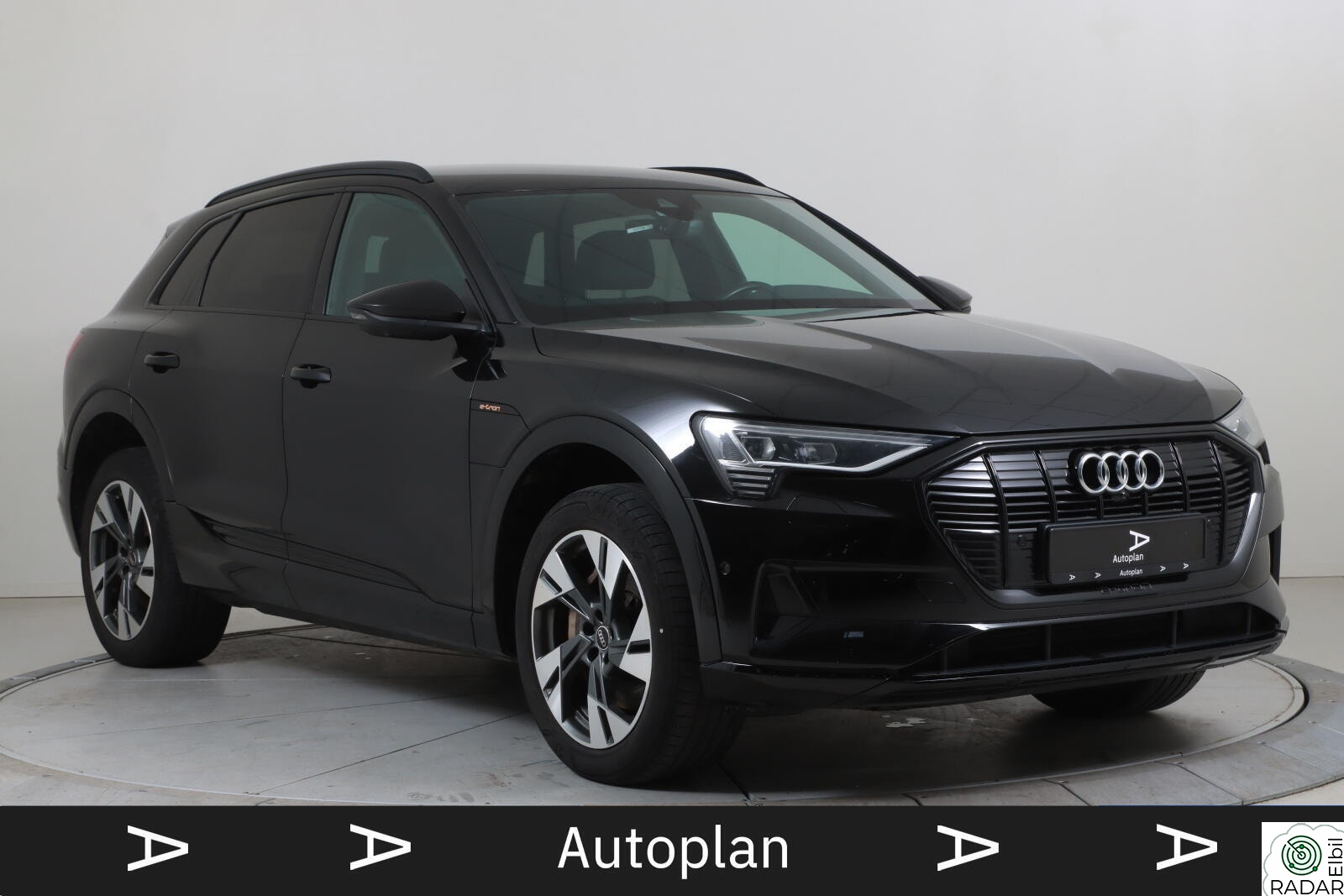AUDI E TRON 55 55 Advanced Sport ACC Krok 360 kamera