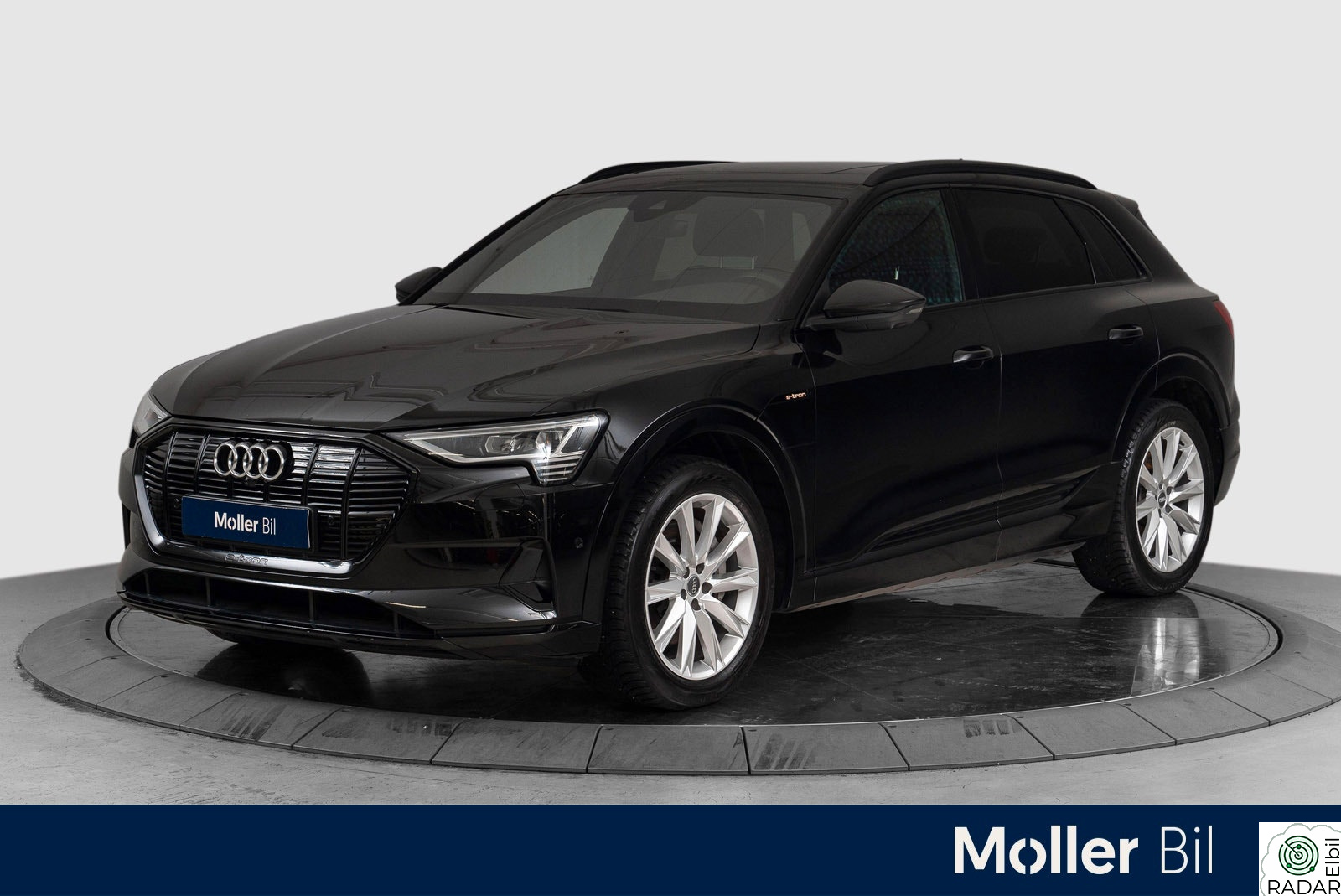 AUDI E TRON 55 55 advanced sport Pano, R.kam, Alcantara, Krok, ACC