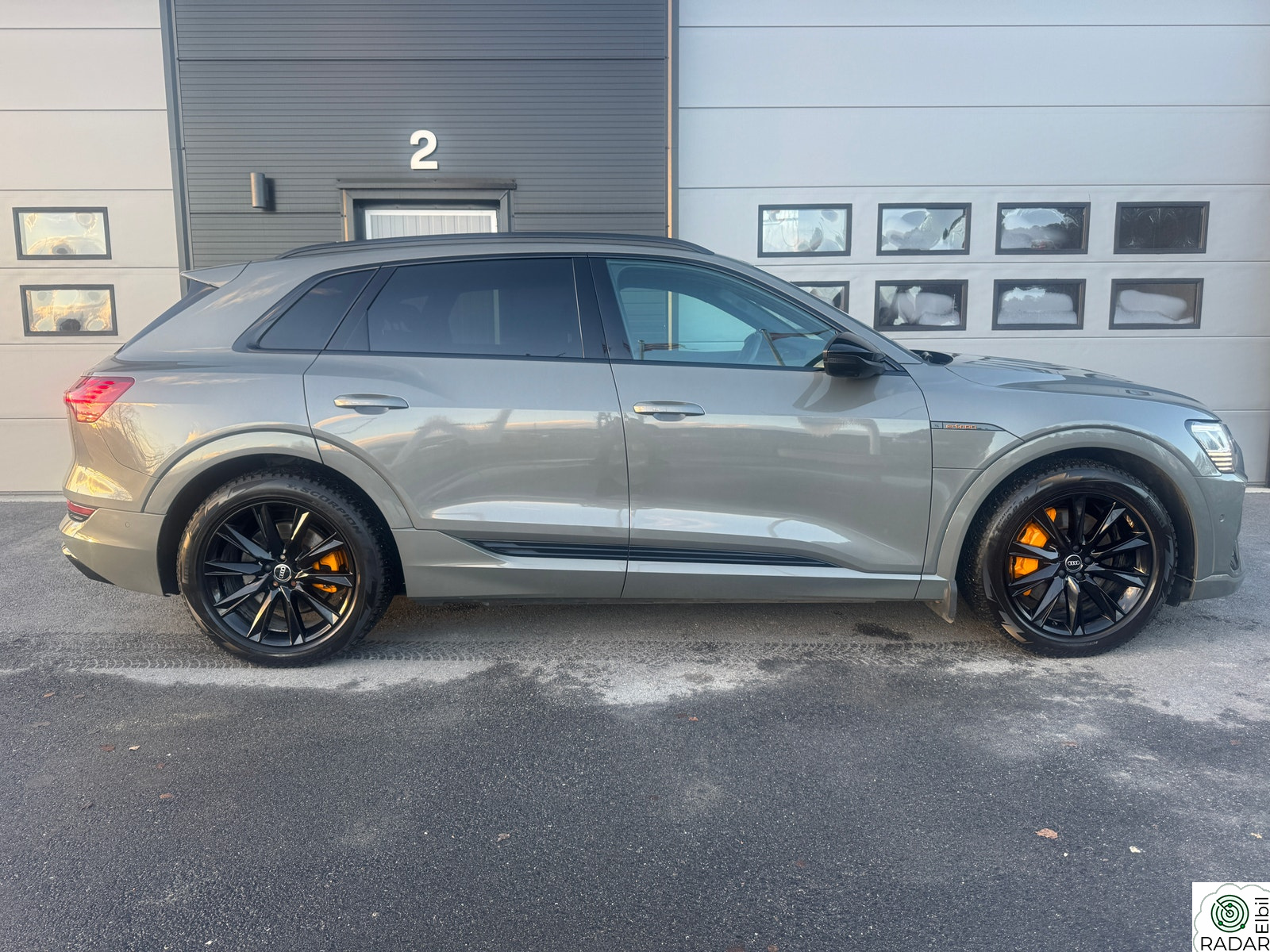 AUDI E TRON 55 55 S line Sport Black Edition