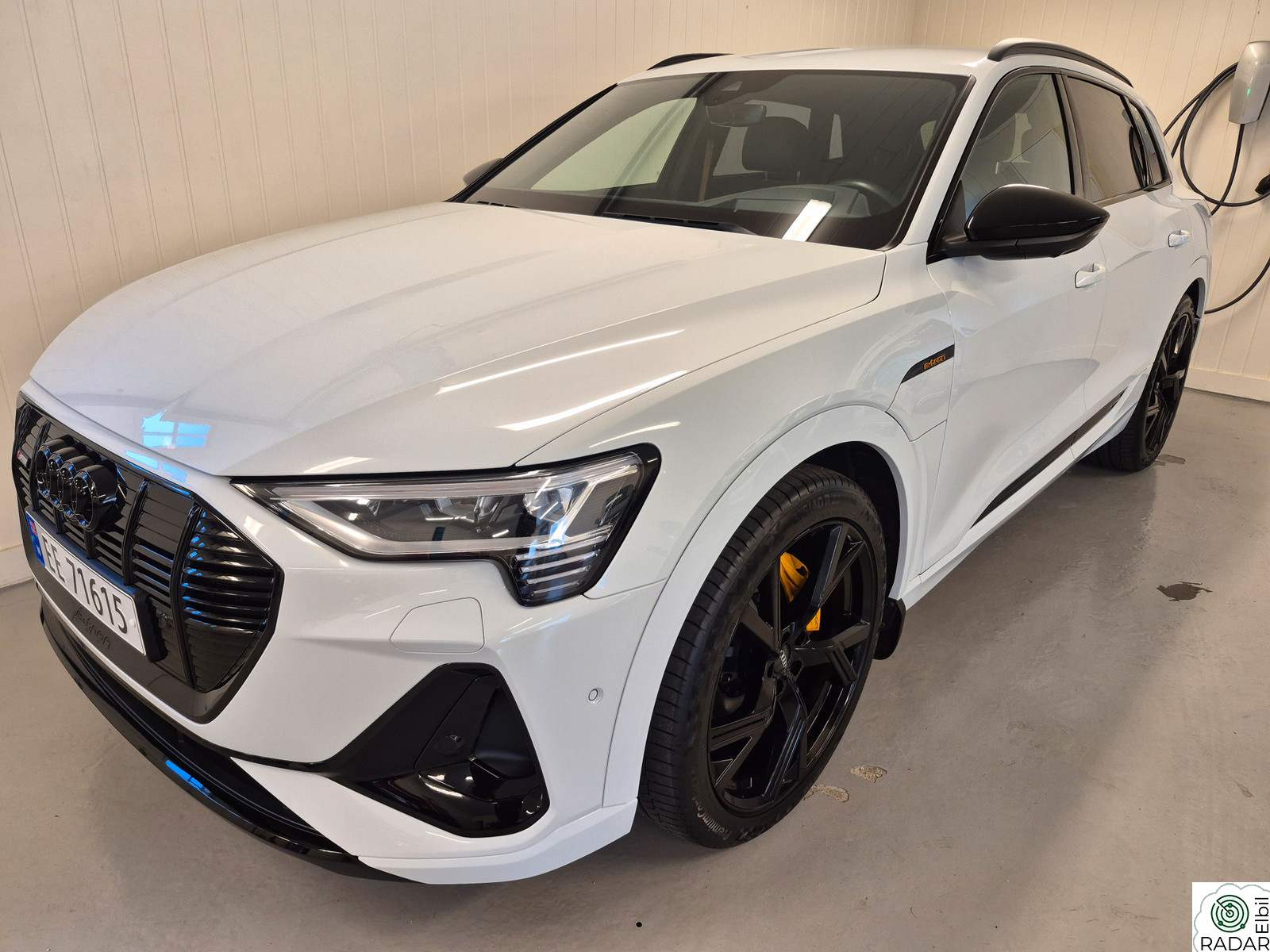 AUDI E TRON 55 55 S Line/Black Edit/22" sommer/Matrix/B&O/Ad.luftfj.