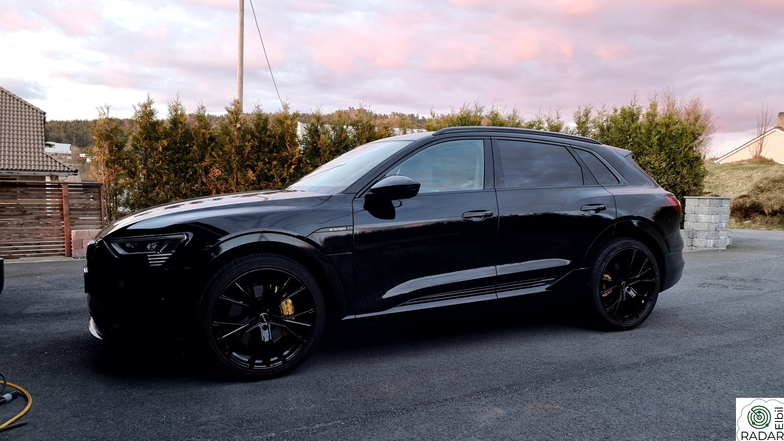 AUDI e-tron 55 22"/21"/Luft/Matrix/B&O/Skinn/El.seter/H.feste