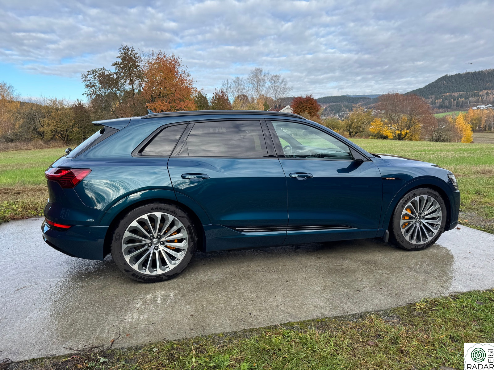 AUDI e-tron 55