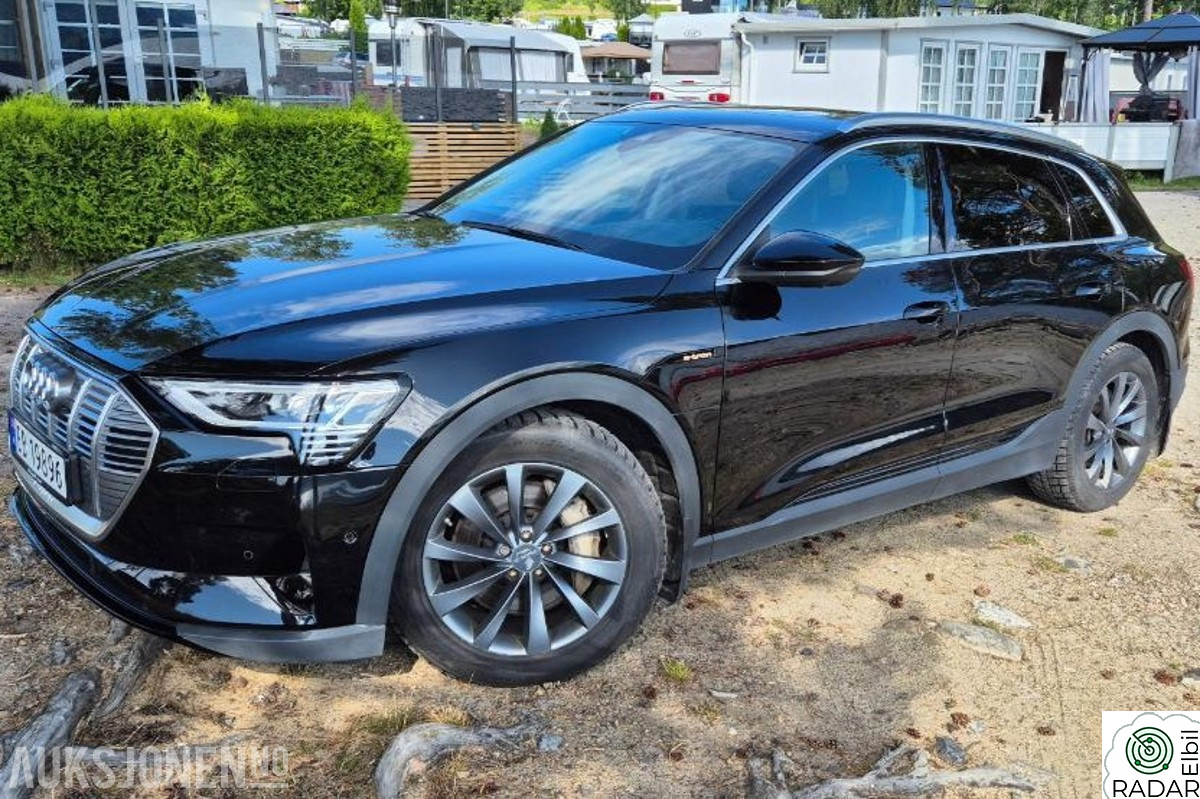 AUDI e-tron quattro adaptiv cruisekontroll hengerfeste heads up dis