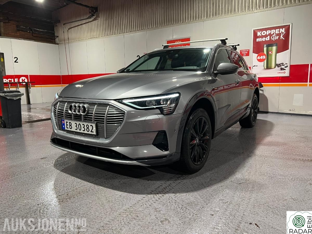 AUDI e-tron 50 50 quattro Advanced Buisness adaptiv cruisekontroll for