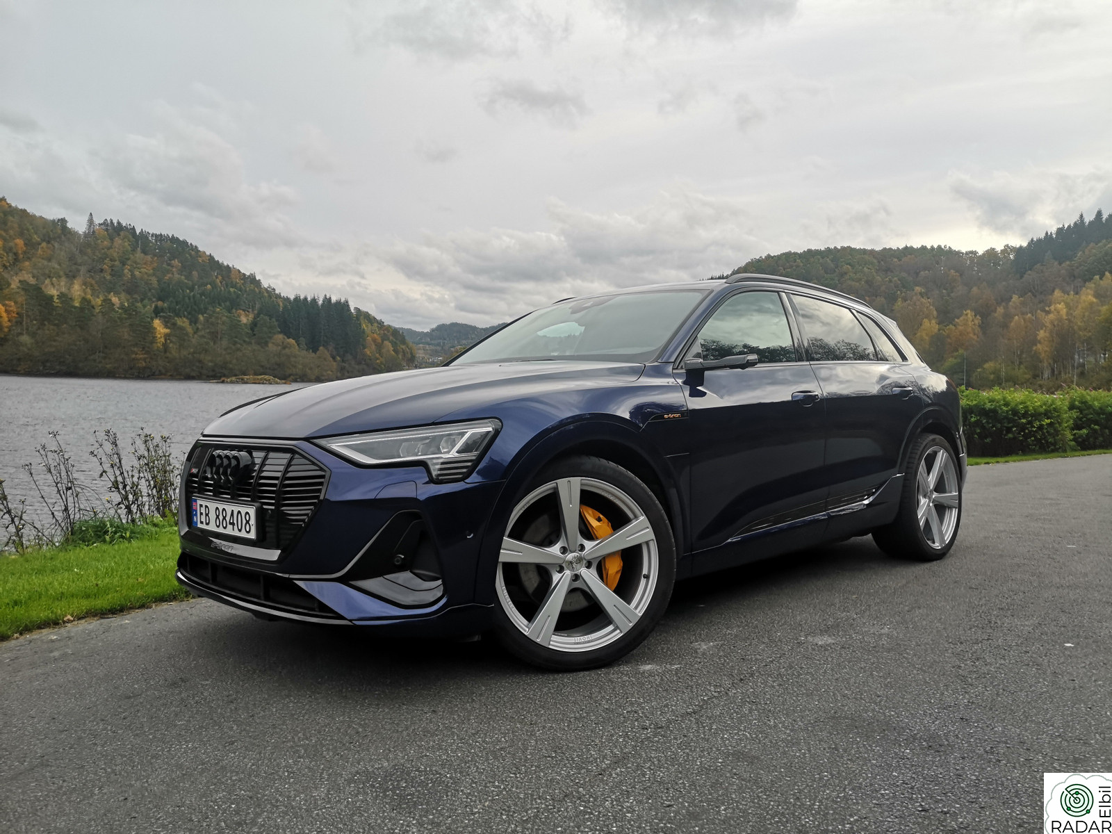 AUDI e-tron 55 55 2 x s line 22"/Quattro/Pano/B&O/HeadUp/Matrix/360/MM