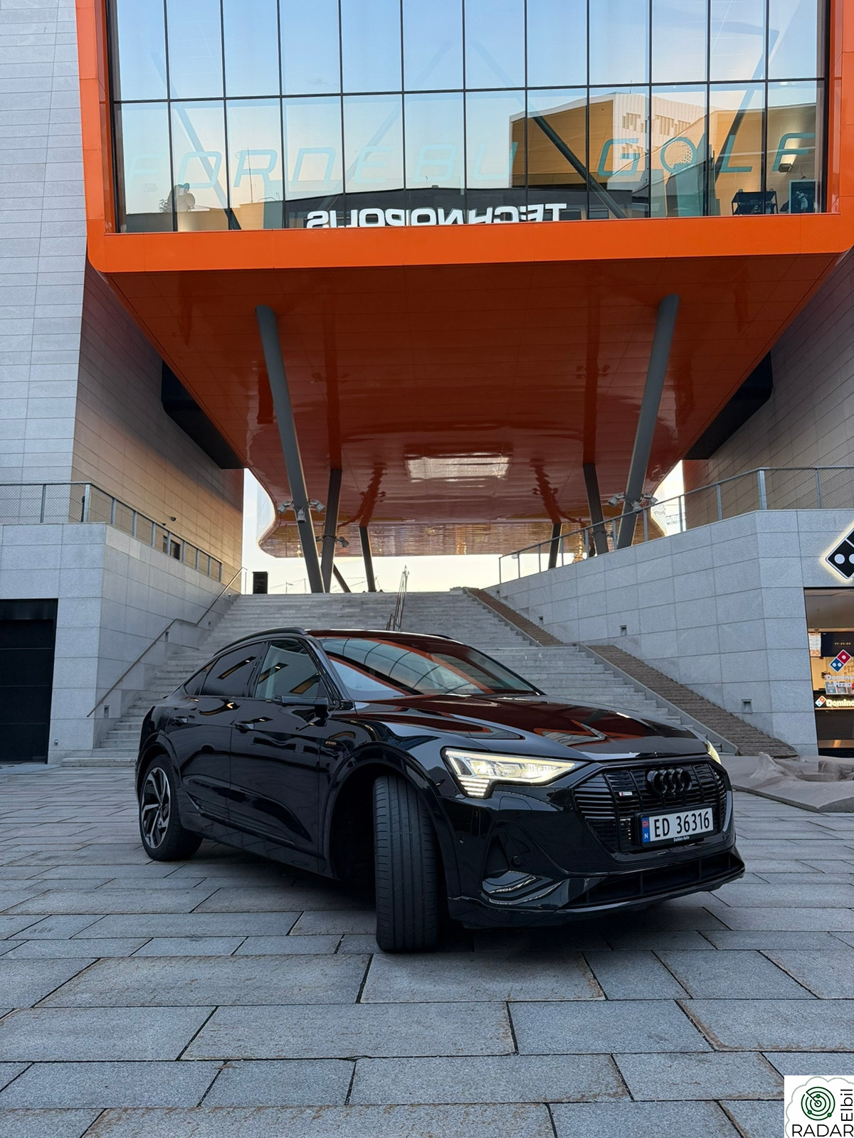 AUDI e-tron Sportback 55 55 Sportback S line, hengefeste - Black Package styling