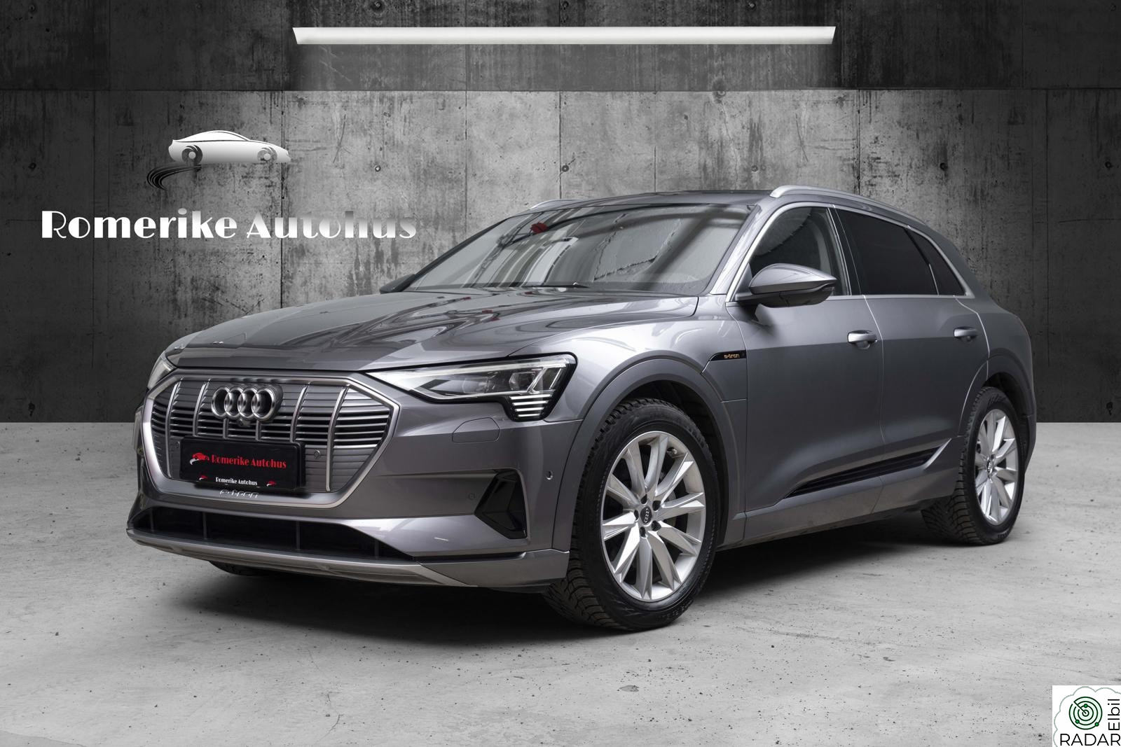 AUDI e-tron 50 50 Q AdvancedSport // LEDMatrix, ElStol, Krok, 360kam++