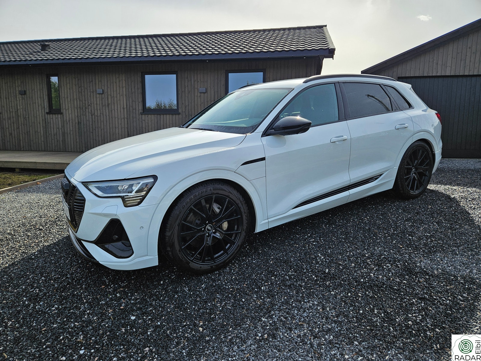 AUDI E TRON 55 55 S line Sport Black Edition