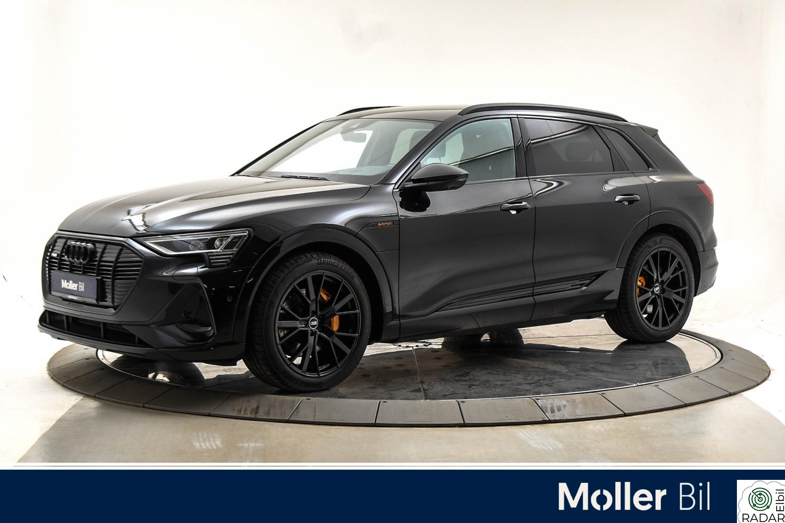 AUDI E TRON 55 55 S-Line Sport Black Edition Krok/HUD/Matrix/Skinn/ACC