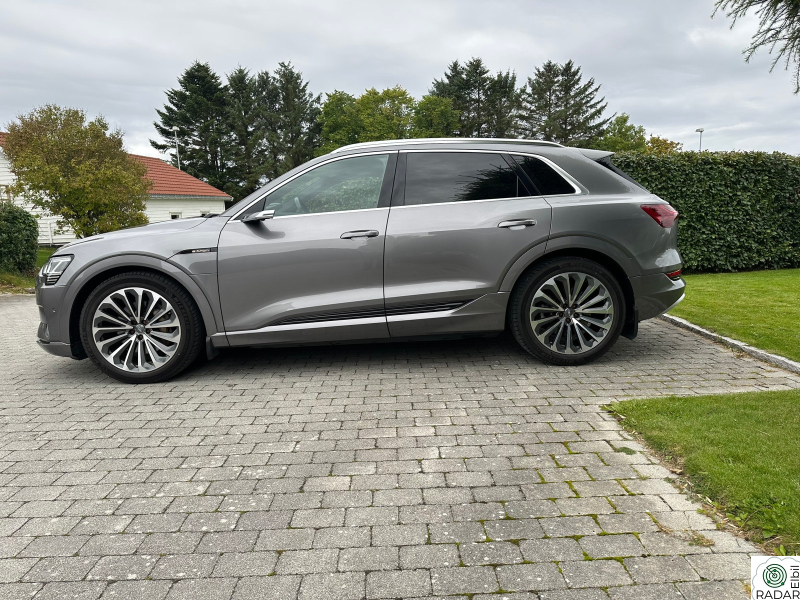 AUDI e-tron 55 Quattro Exclusive / Luft / Pano / B&O / HUD++