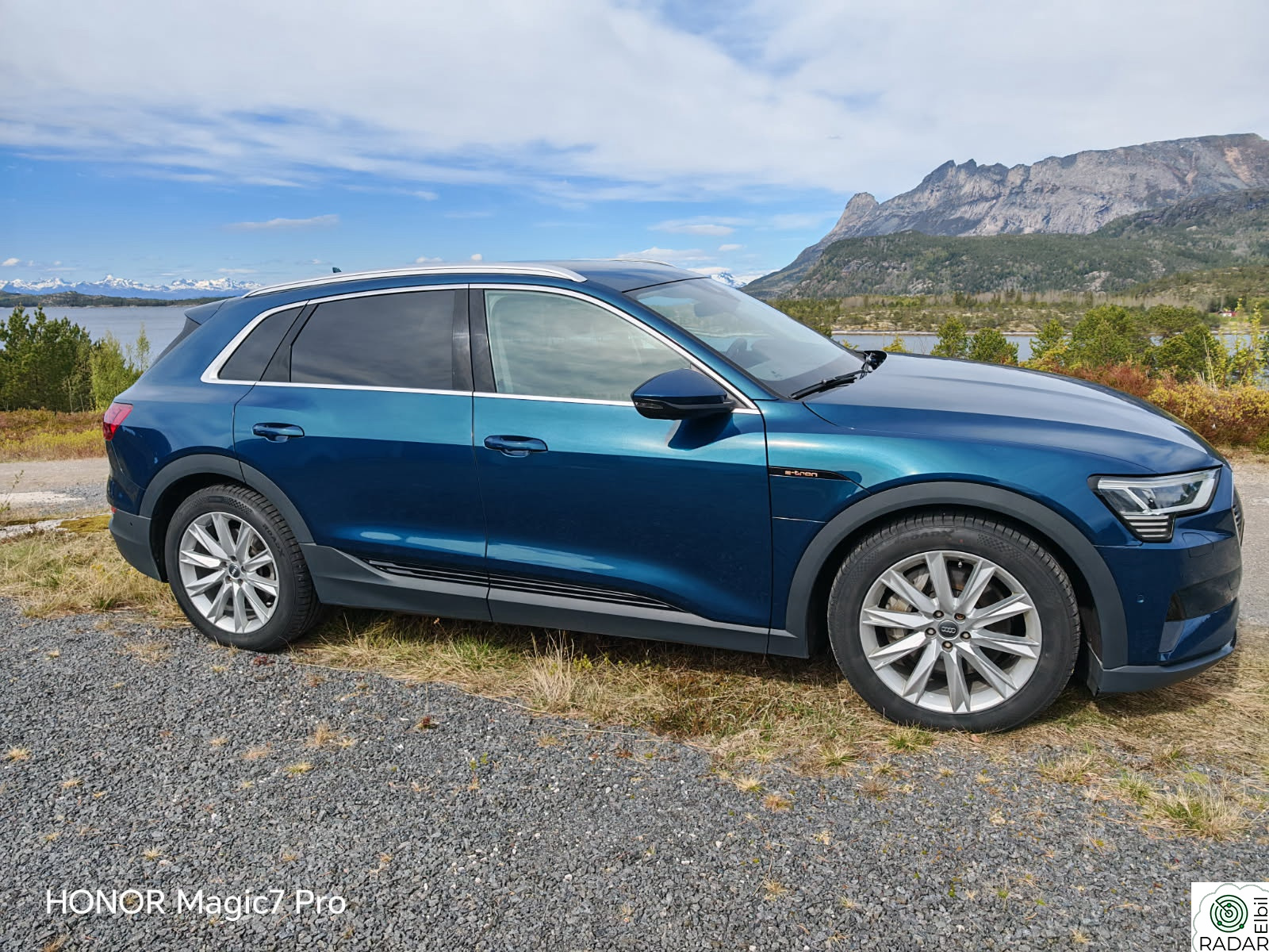 AUDI e-tron