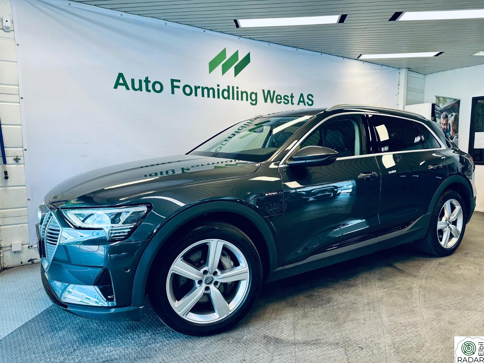 AUDI e-tron 55 55 S-Line 426hk 394Wltp Kamera LED 20" Garanti