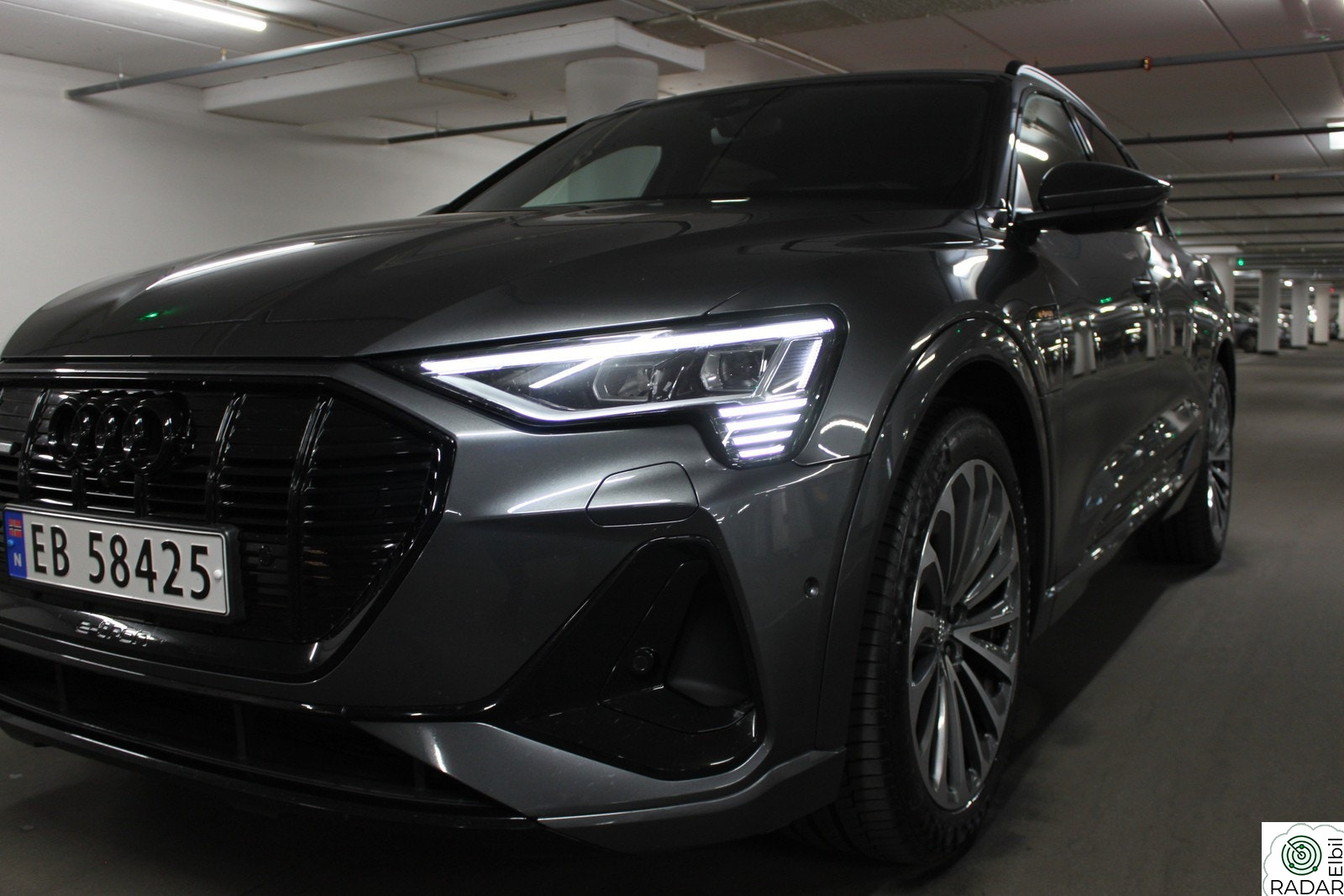 AUDI e-tron 55 55 S line Business
