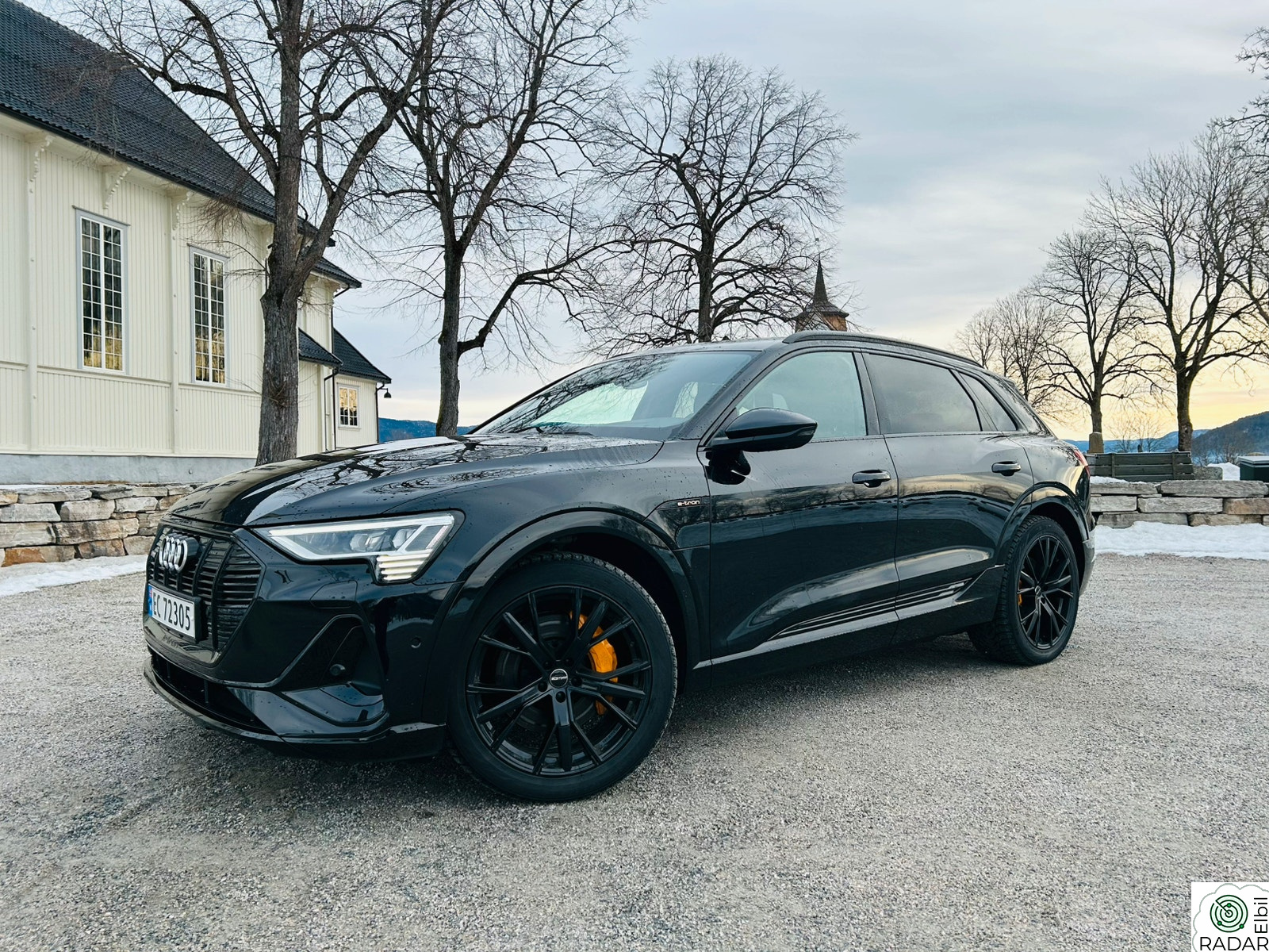 AUDI e-tron 55 55 S line Sport Black Edition - topputstyrt
