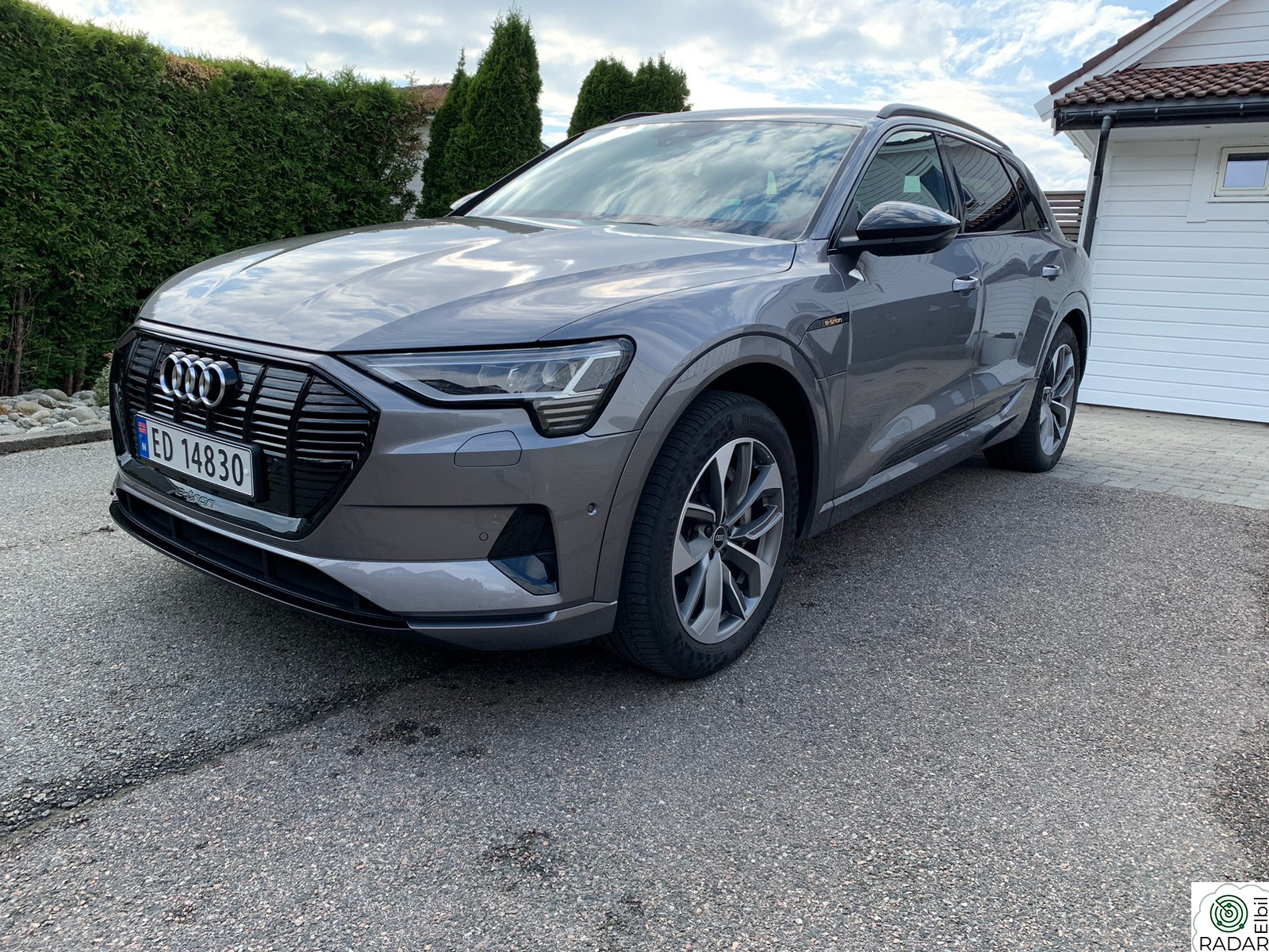 AUDI E TRON 55 55 Advanced Sport, Sort Optikk - Mye utstyr
