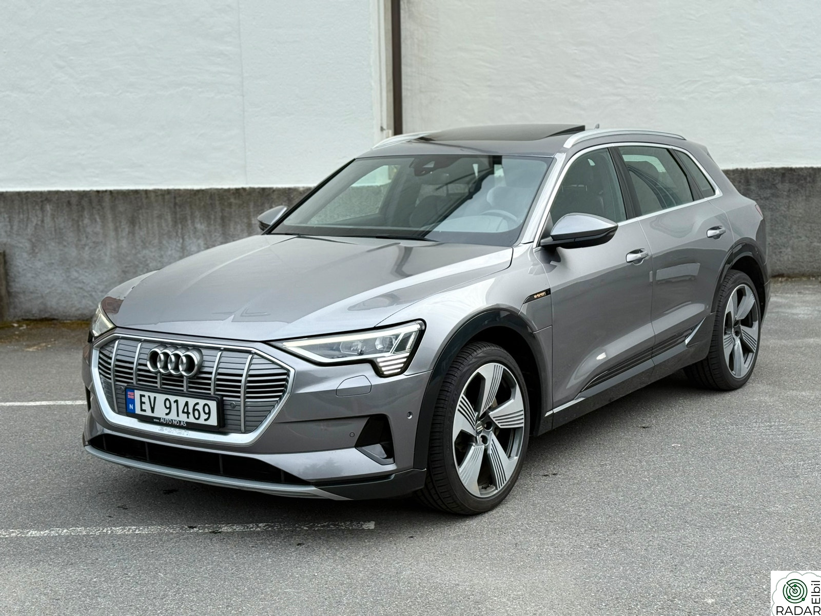 AUDI e-tron 55