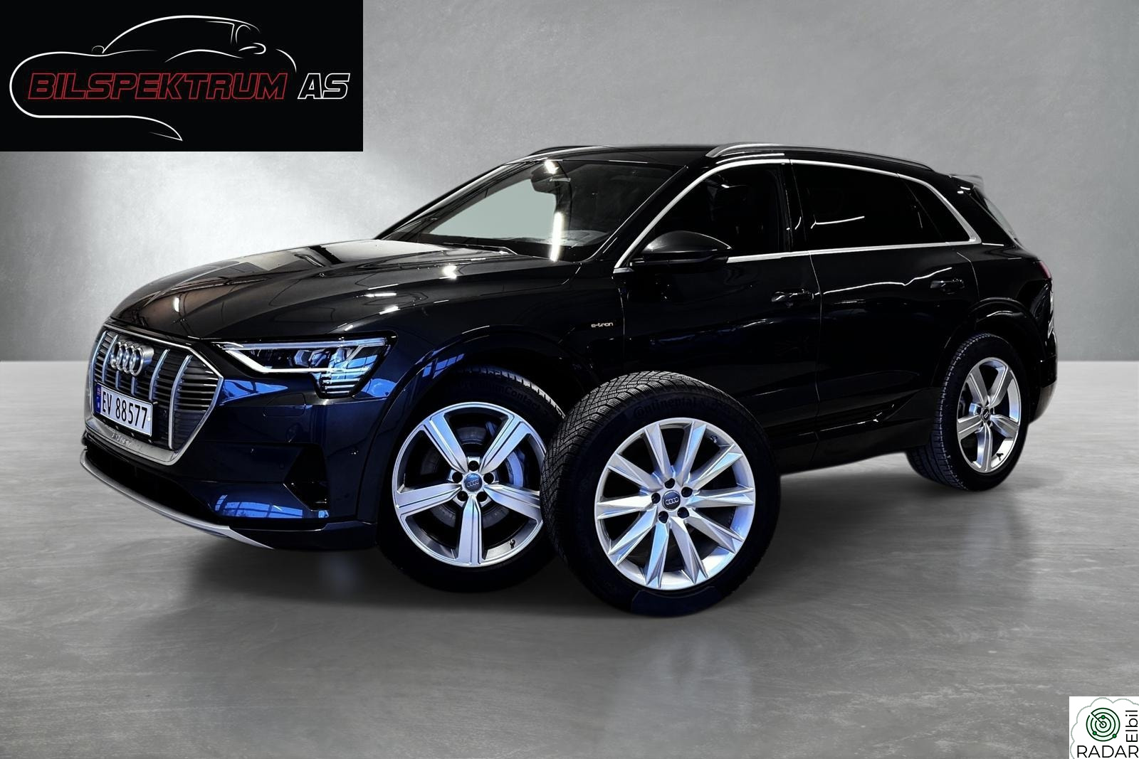 AUDI e-tron 55 S-line Quattro // Valcona, Matrix, B&O, Krok,Head-up