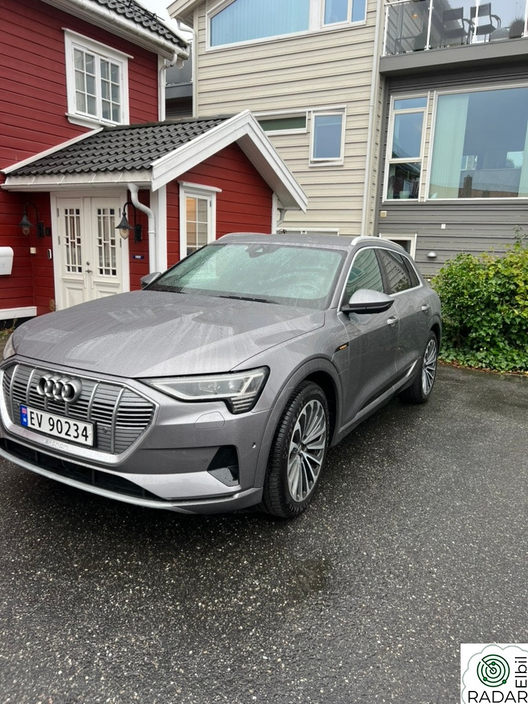 AUDI e-tron 55