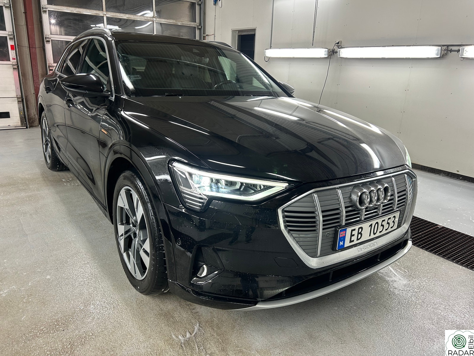AUDI e-tron 55 Advanced luft/skinn/panorama LAV KM