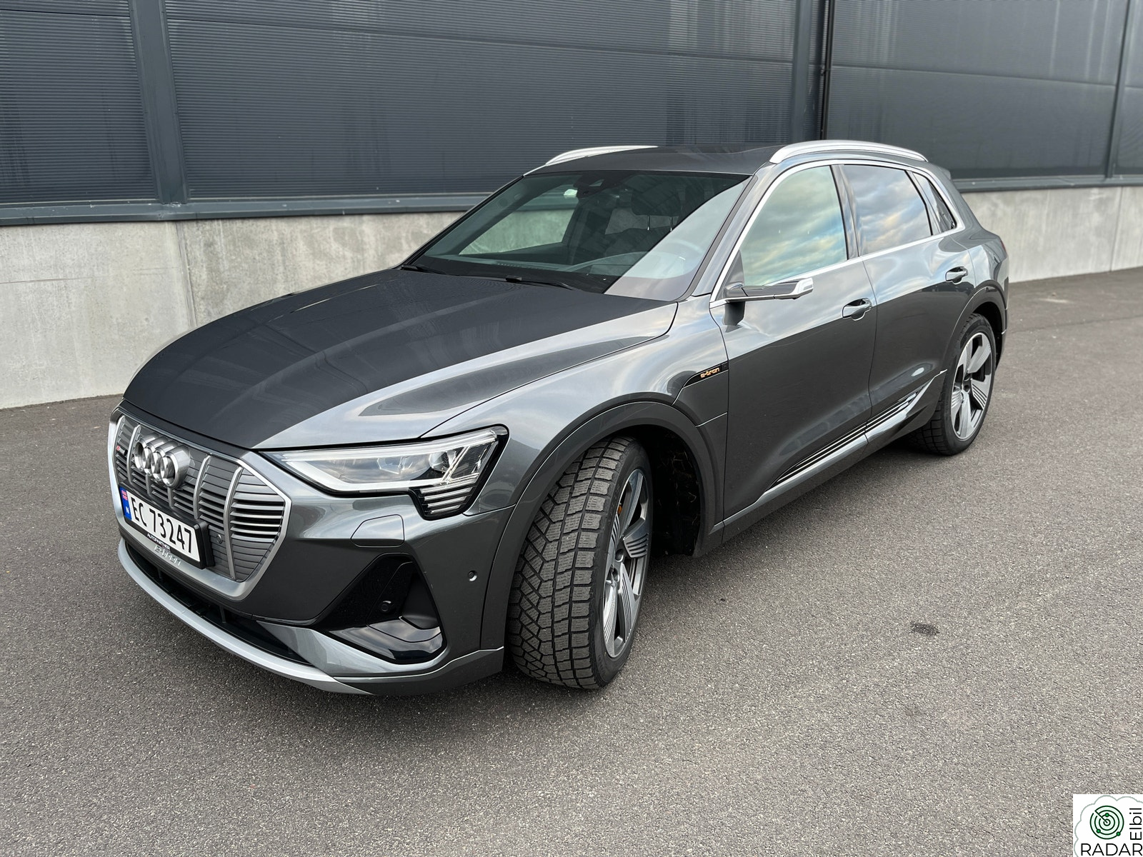 AUDI e-tron 55 55 Advanced S-line,B&O,Luft,Nightvision,Panorama,Headup