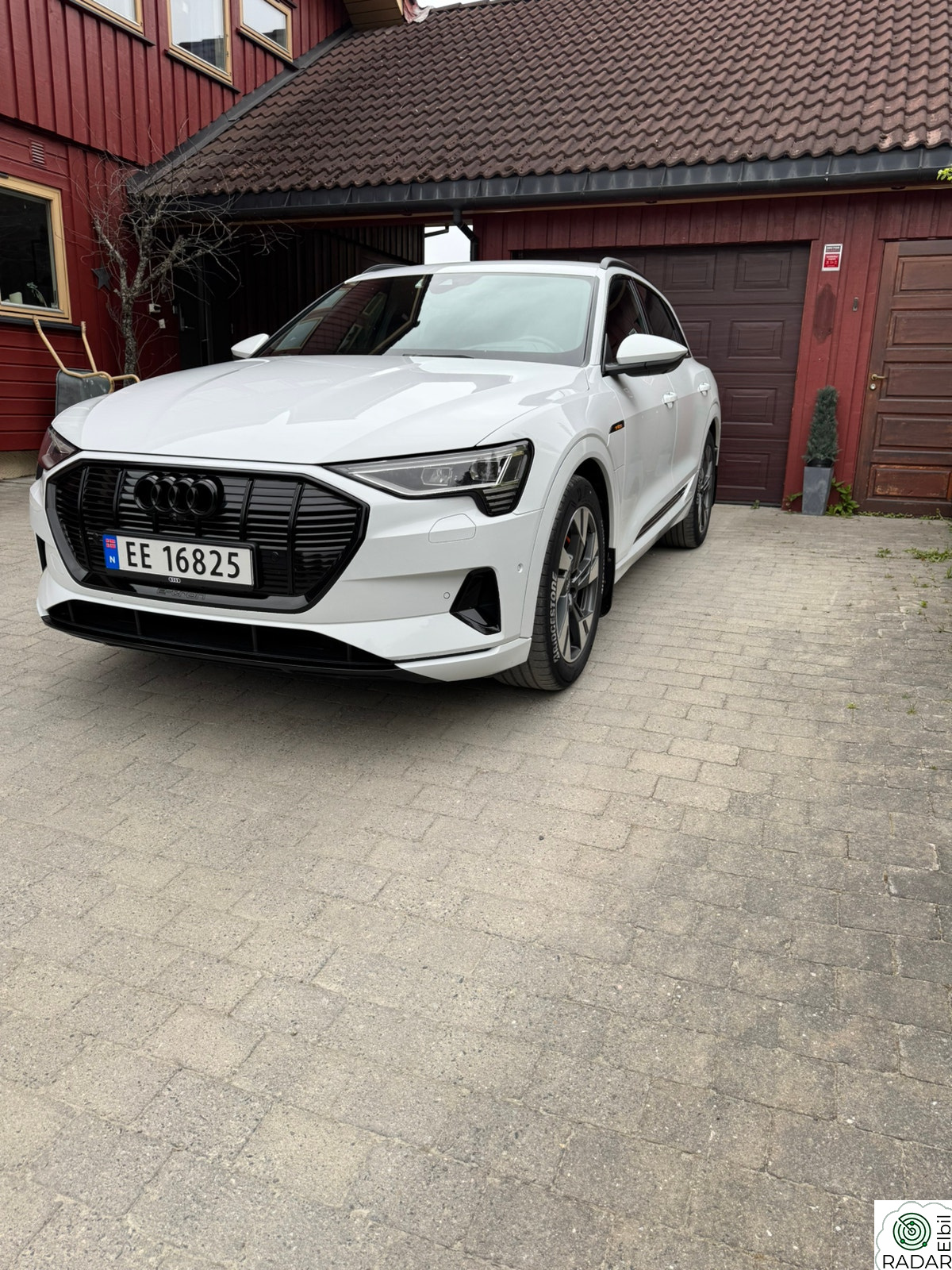 AUDI e-tron 55 55 S line,nightvision, fotsensor bakluke, softclose