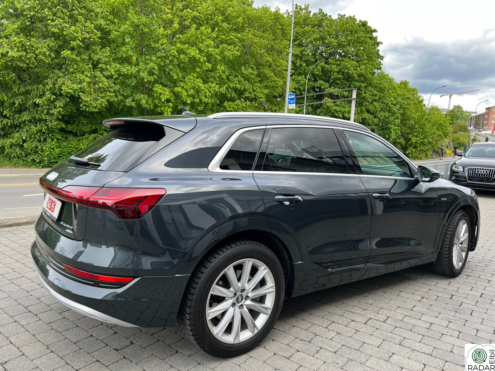 AUDI E TRON 50 50 Advanced Business