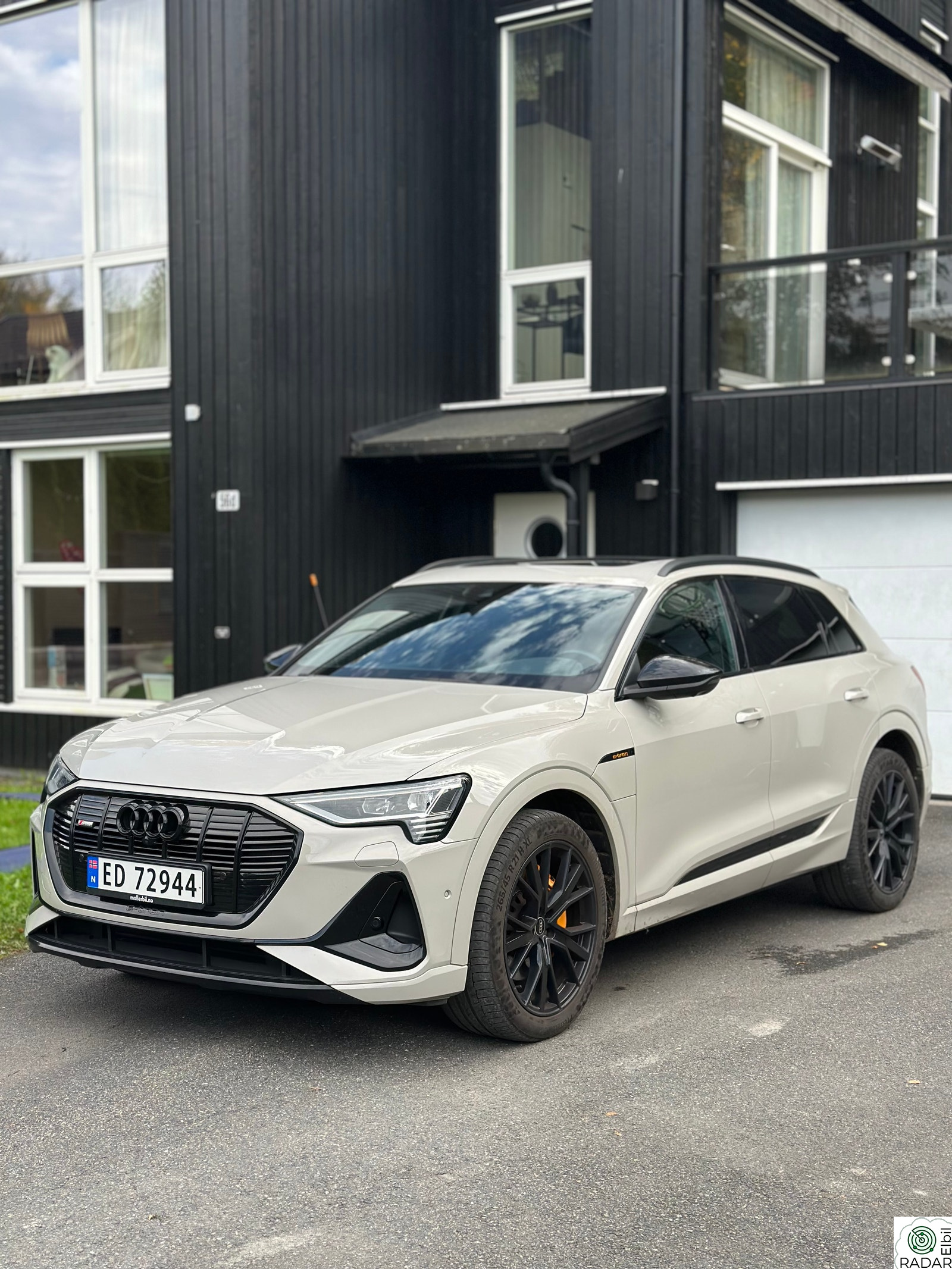 AUDI E TRON 55 55 S line SportBlackEdt Garanti/takboks/th.feste/pano