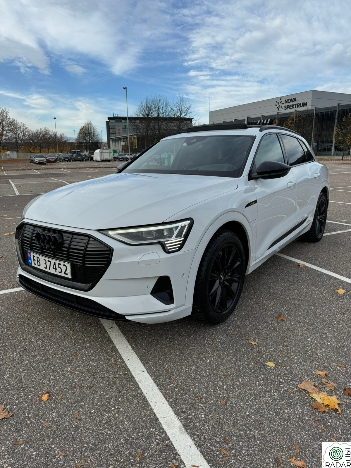AUDI e-tron 55 Exclusive Pano, S-line, Nattsyn, Matrix, B&O ++