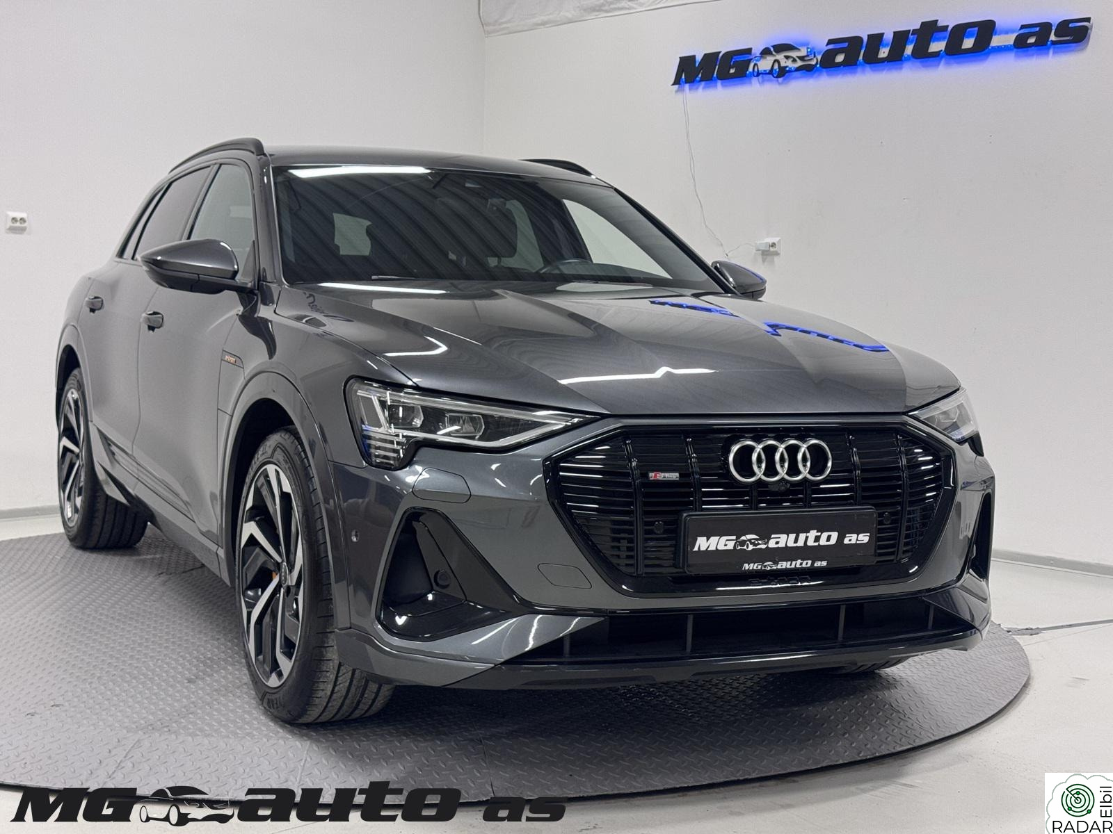 AUDI E TRON 55 55*S-LINE X2*VALCONA*BLACK OPTIC*360 KAMERA*LUFT*KROK+
