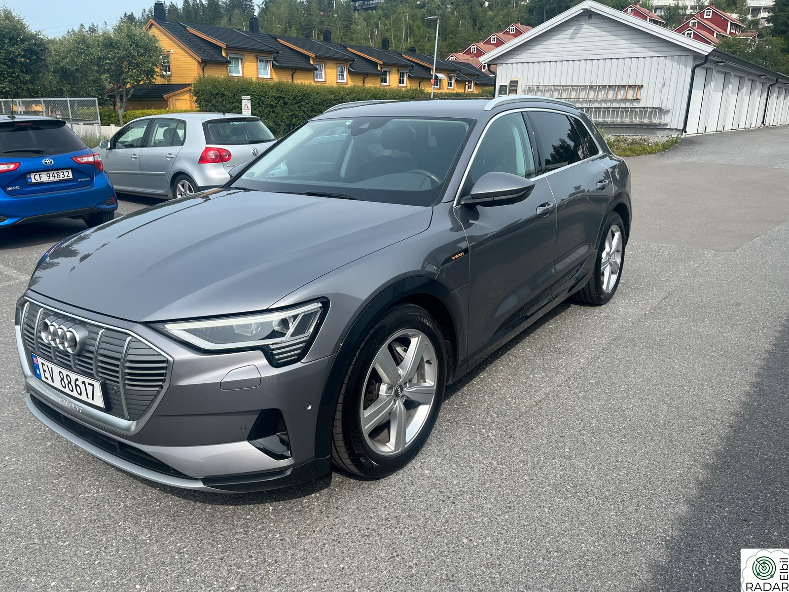 AUDI e-tron 55 Advanced Krok,Sportsseter,360"kamera,Side assist++