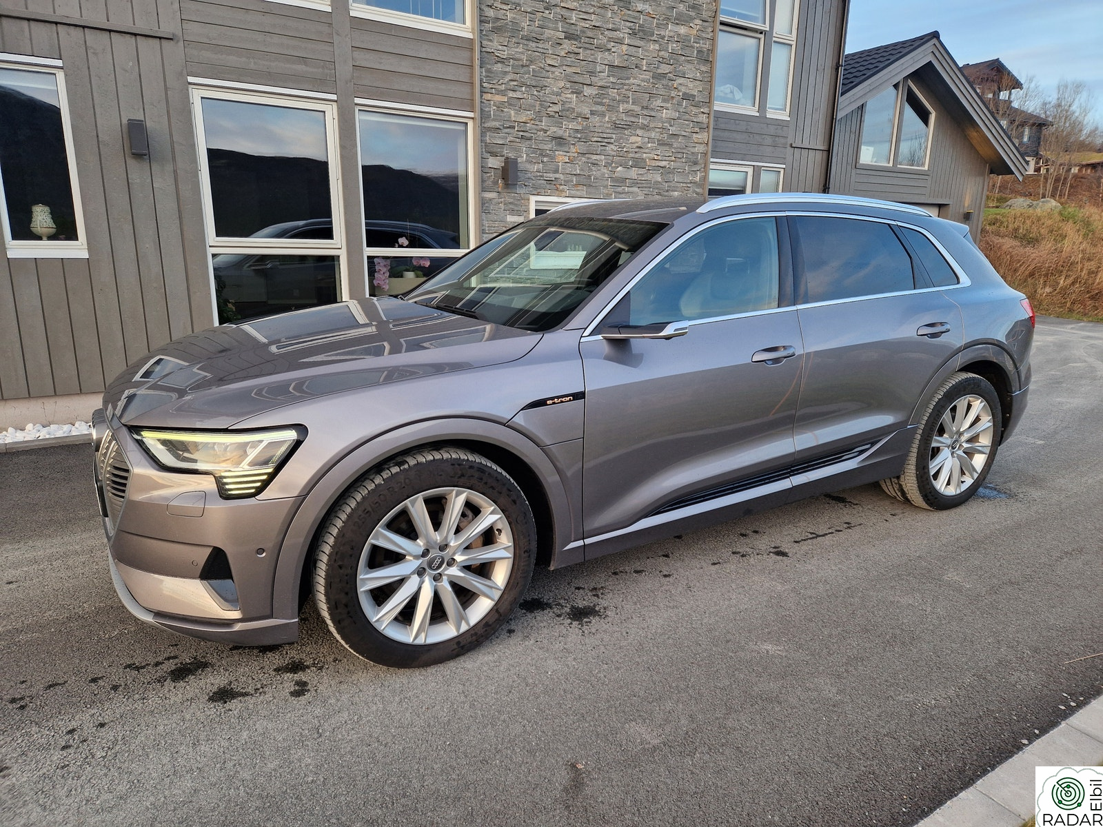 AUDI e-tron 55 S-LINE QUATTRO   TAR INNBYTTE!