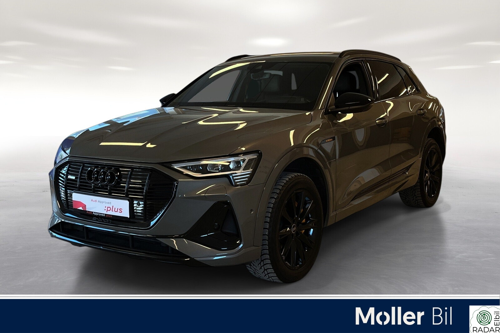 AUDI E TRON 55 55 S Line Black Editon 86kWh 392km (WLTP) HUD/B&O/KROK