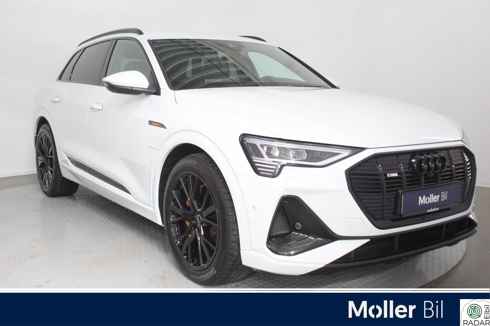AUDI E TRON 55 55 S Line Sport - 360.kam, B&O, HUD, Krok, Skinn,Matrix