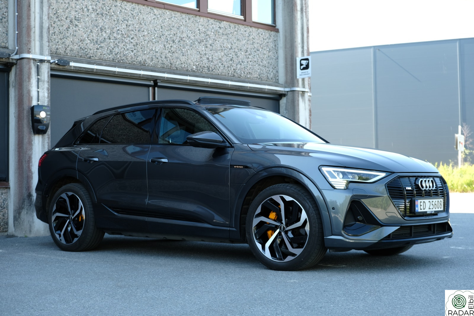 AUDI E TRON 55 55 S-Line Sport Black Edition/Matrix/Pano/Skinn/H-feste