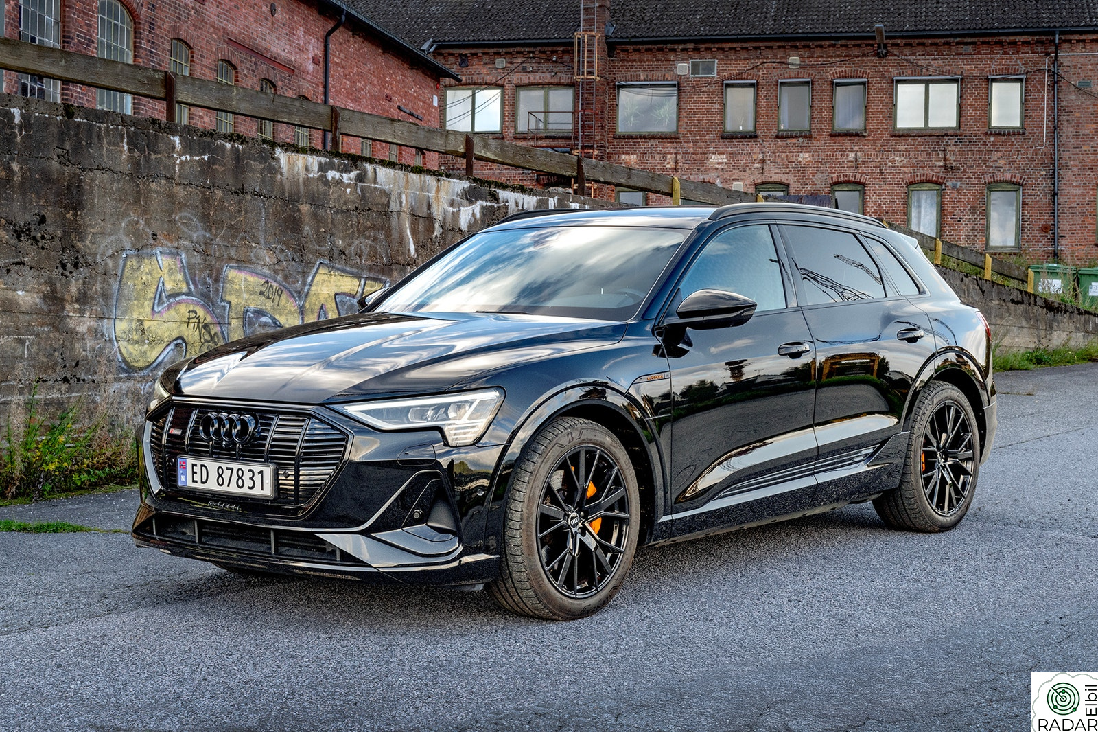 AUDI E TRON 55 e-tron 55 Black Edition 2xS-Line/Matrix/360/ACC/Luft/HF
