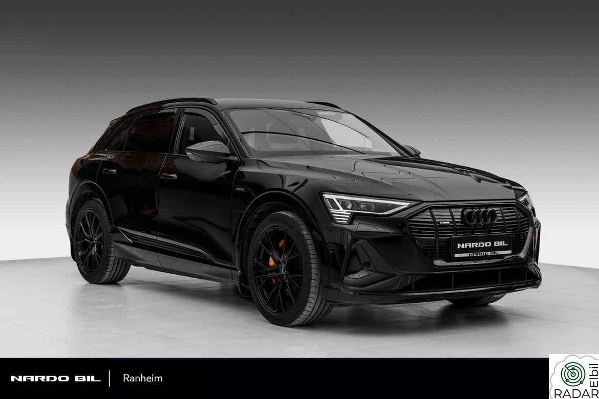 AUDI E TRON 55 55 S-Line Black Edition/Krok/Matrix/8x Sorte hjul
