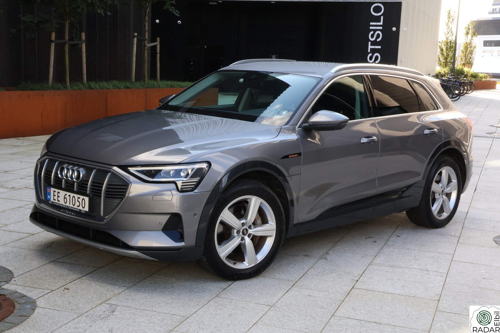 AUDI E TRON 55 55 ADVANCED BUSINESS EDITION - GARANTI - HEL OG PEN!