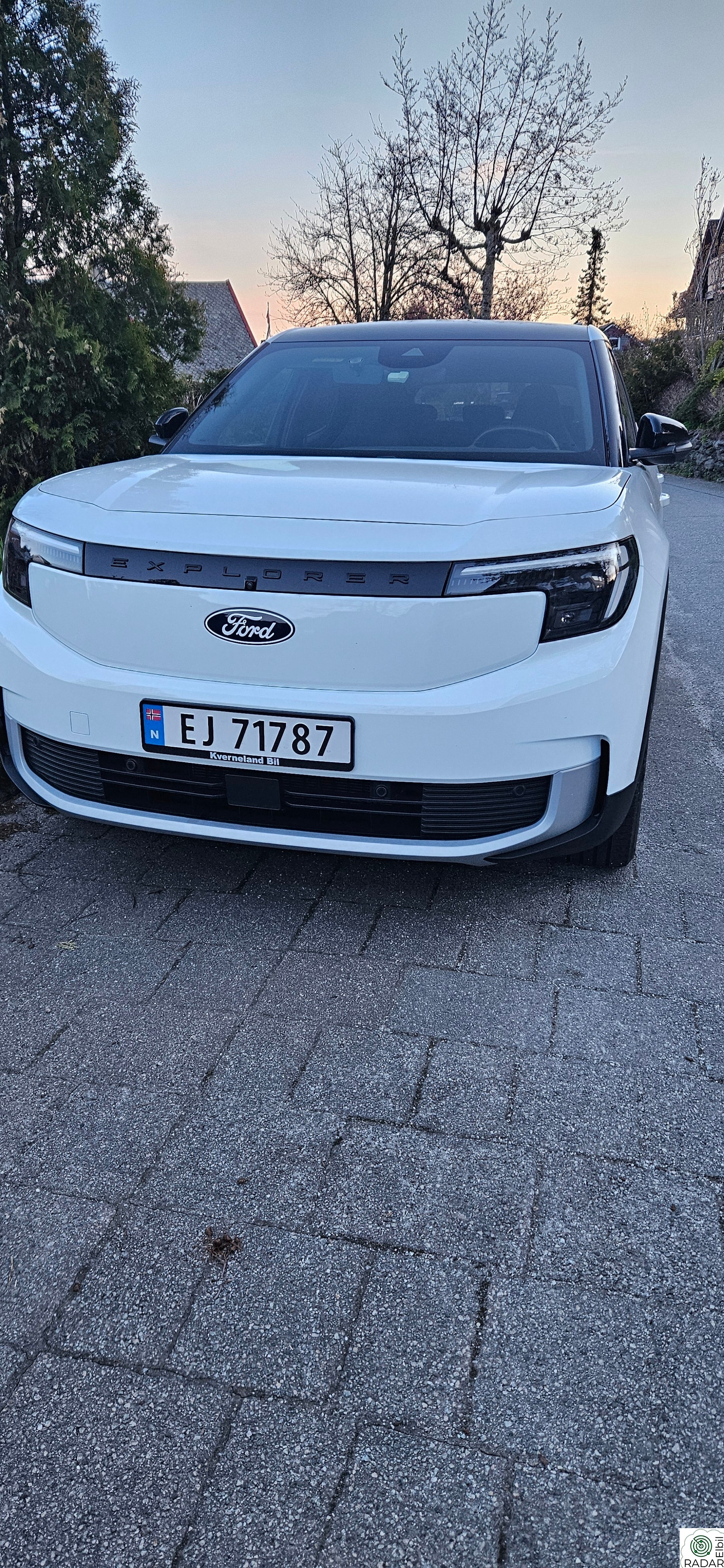 FORD Explorer Premium AWD Extended Range