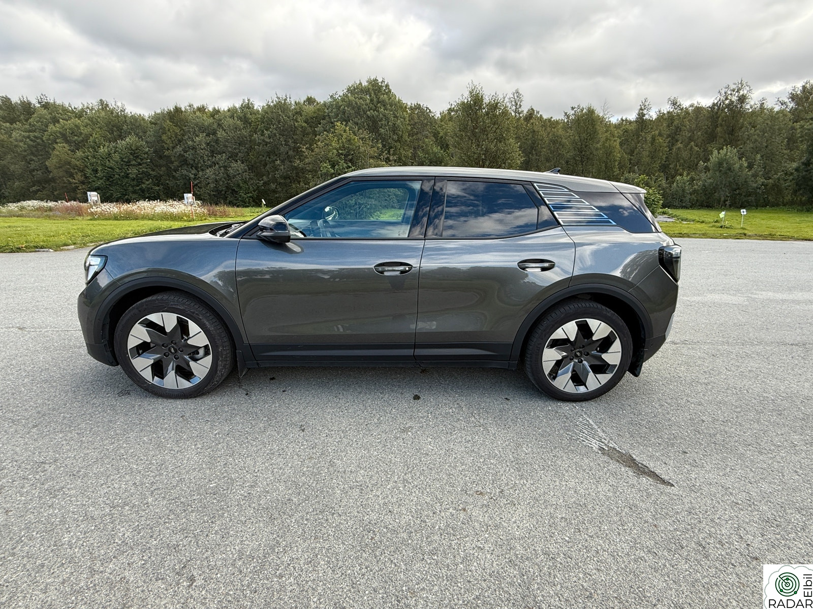 FORD Explorer Premium AWD Extended Range