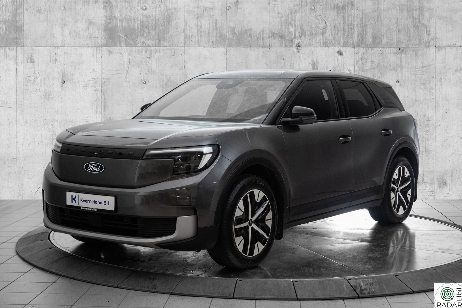 FORD Explorer Ford Explorer EV AWD | 563km | Krok | 360-kamera | ACC